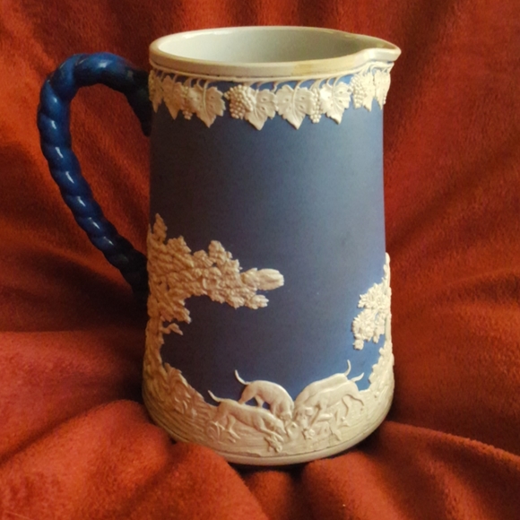 Vintage Blue Jasperware Hunt Scene Pitcher England - Picture 3 of 7